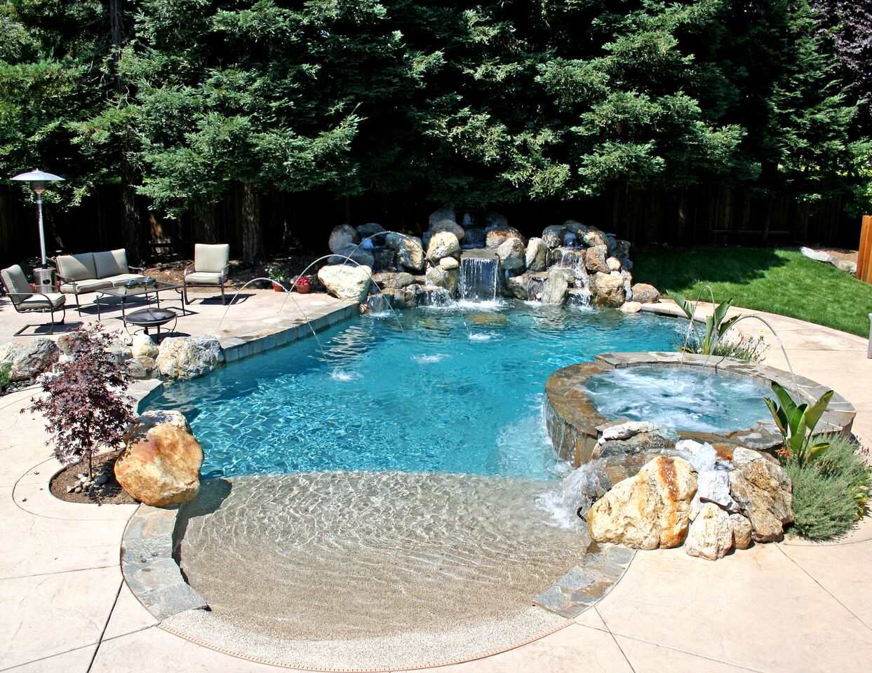 How to Deal With Nutgrass Problem around Swimming Pools