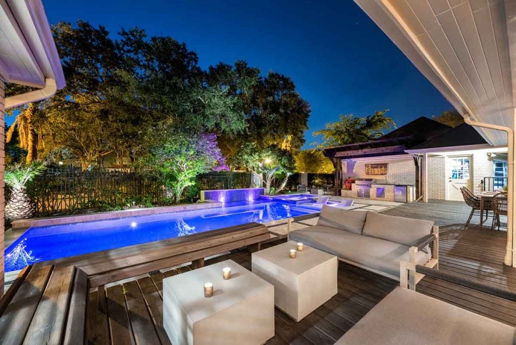 Contemporary and sophisticated pool & outdoor living area - OLeary Pools & Design