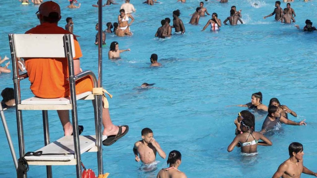 Bathers enjoying Central Park Public Pool - Alex Proimos | Flickr