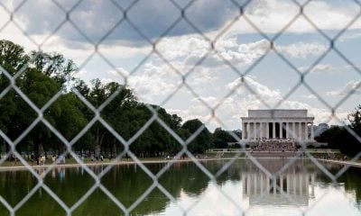 Fence Around Lincoln Memorial Reflecting Pool Goes Up Following Reports of Vandalism