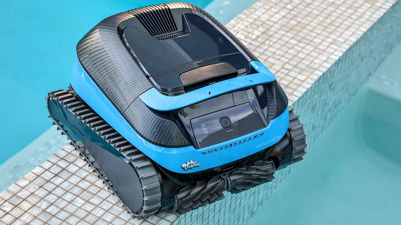 Beyond Chemistry: The Growing Role of Robotic Cleaners in Algae Prevention